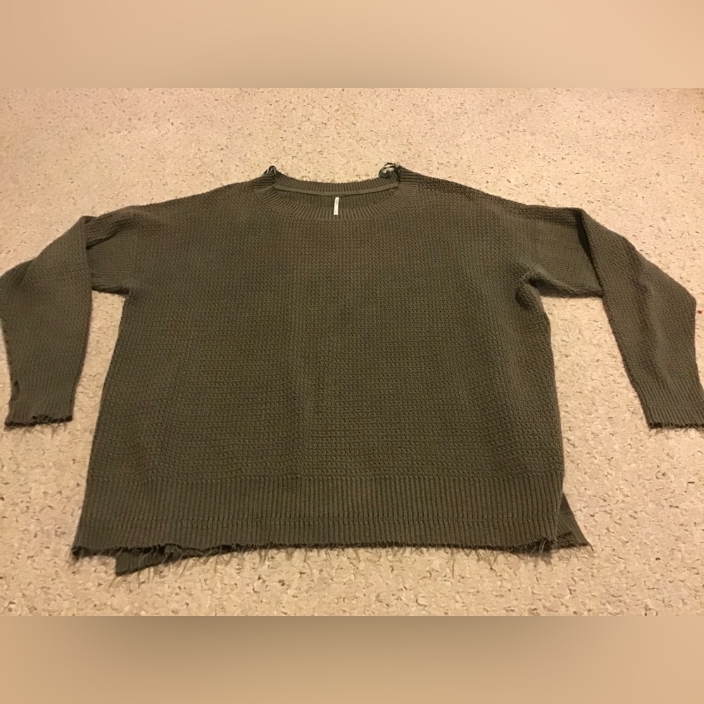 FREE PEOPLE SZ S OLIVE GREEN WAFFLE KNIT TUNIC TOP SLIGHT DISTRESSING EU…